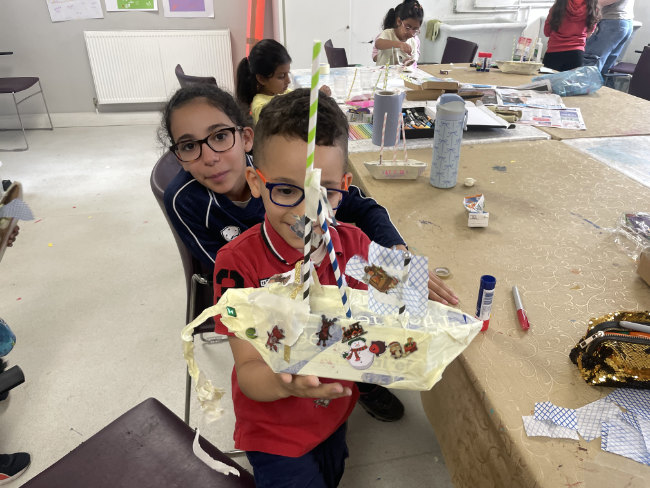 A creative art class for children.