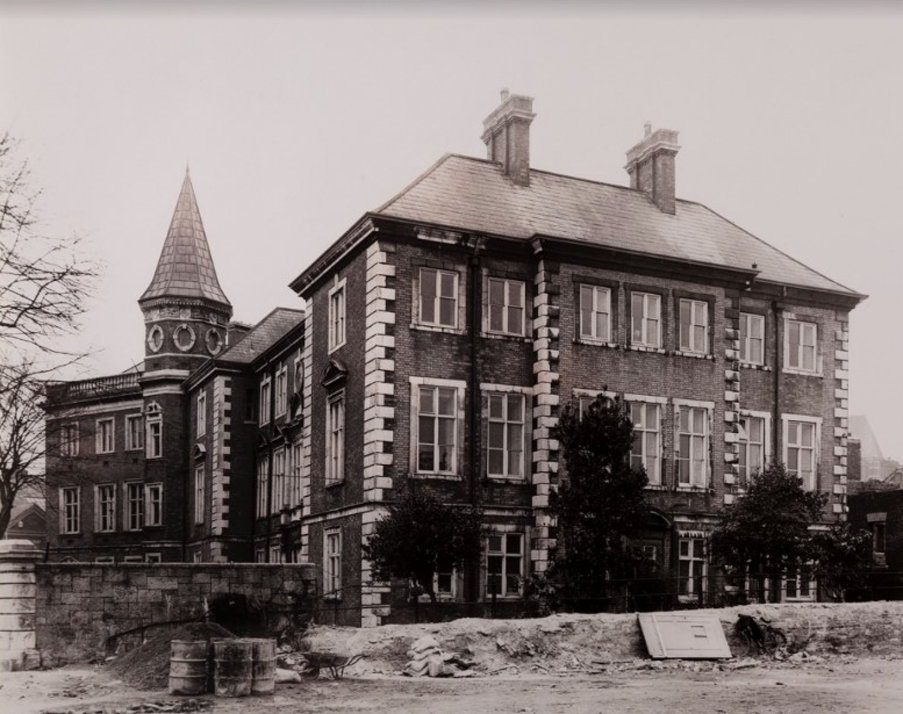 Black and white photo of Crawford Art Gallery from 1960.