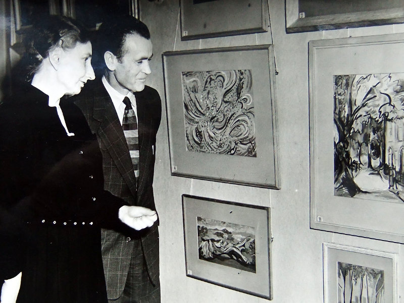 Sylvia Cooke-Collis at Imperial Hotel, Cork with sculptor Séamus Murphy, December 1952. Photo courtesy Julian Walton.