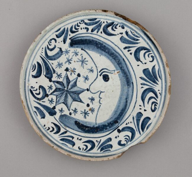 Spanish School, Platter or Tazza (with star and crescent motif), 18th century, tin-glazed earthenware, diameter 27 cm. Donated, Joseph Stafford Gibson, 1919 (Gibson Bequest).